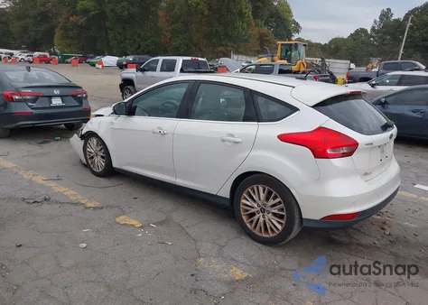 2016 Ford Focus Titanium z USA, uszkodzony, nr VIN 1FADP3N26GL222971